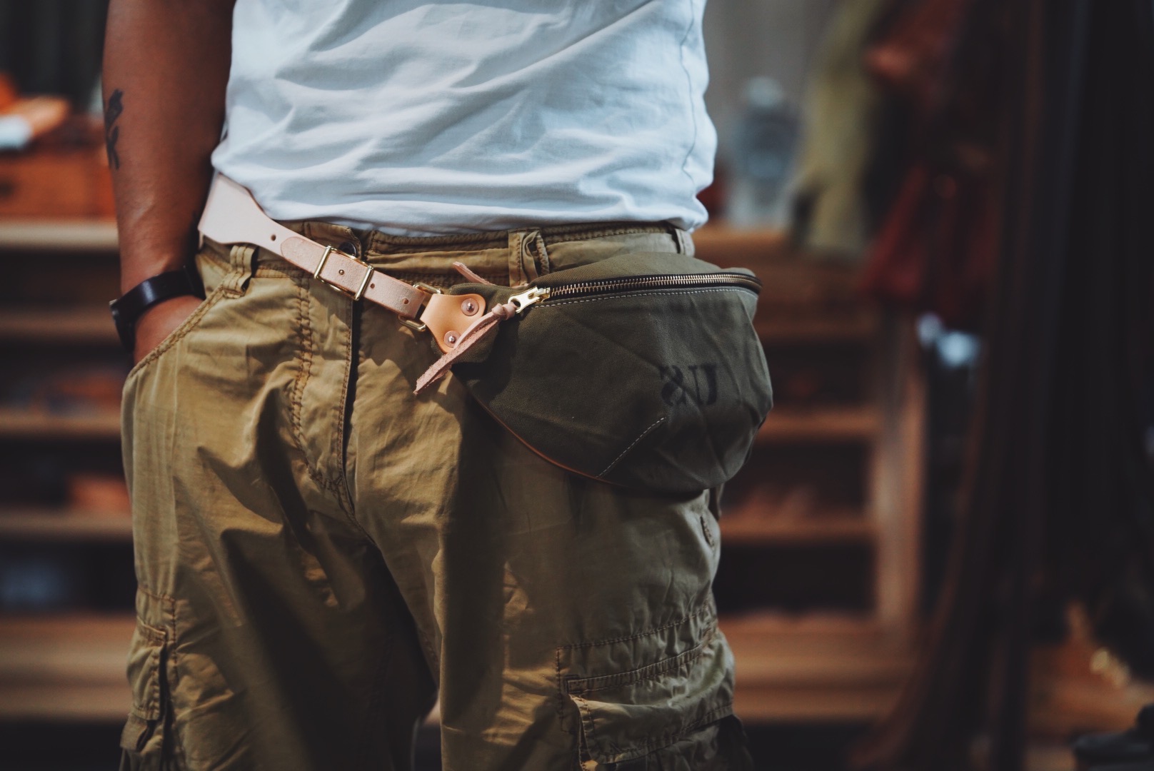 Rock House new version of World War II Tent Canvas Dumplings Reform Army Green Handle Bag Bag