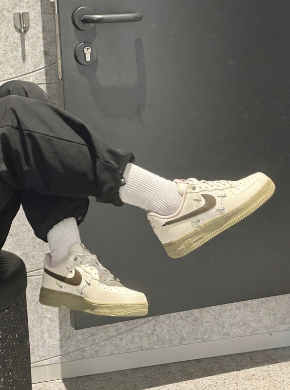 Original Nike Air Force 1 Women's Four-Loop Air Force One Double-Loop Low-Top Sneakers Iq9802