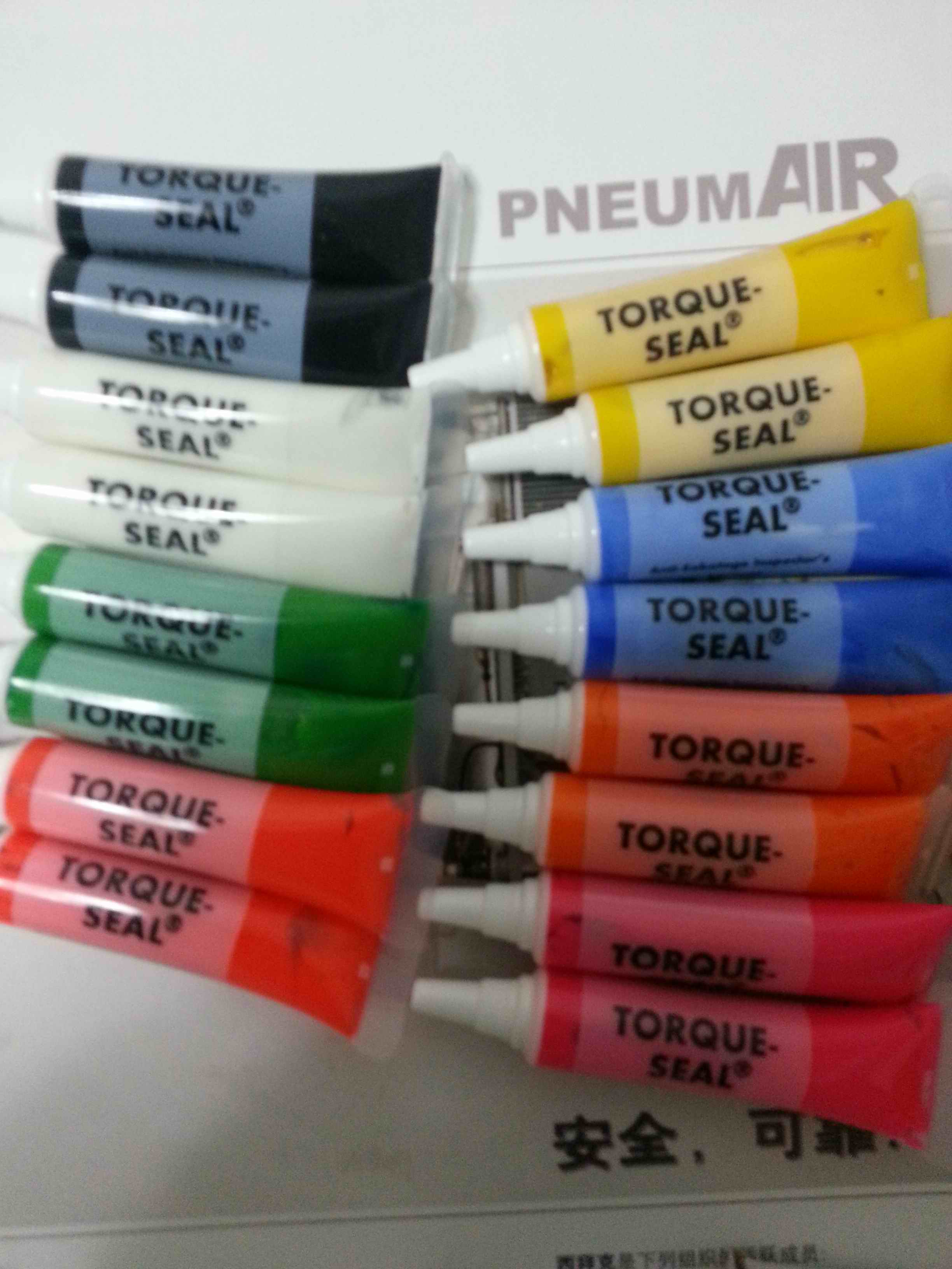 Agent shipment TORQUE SEAL F900 Torque SEAL 0 5Oz small piece