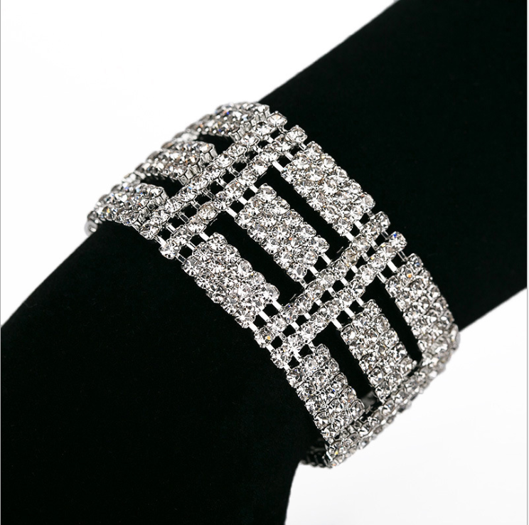 Bikini Match Accessories Bracelet Handmade Noble Elegant Fashion Modern Square Water Drill European and American hand decorated zirconia