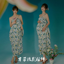 Pregnant woman photography clothing studio new French retro temperament tube top skirt personal photo pregnant woman photography art photo