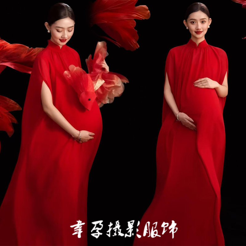 New Style Maternity Photo Clothing for Photo Studios: Red Retro New Chinese-Style Dress for Pregnant Moms, Artistic Photo Clothing with a Sense of Atmosphere New Style Maternity Photo Clothing for Photo Studios: Red Retro New Chinese-Style Dress for Pregnant Moms, Artistic Photo Clothing with a Sense of Atmosphere