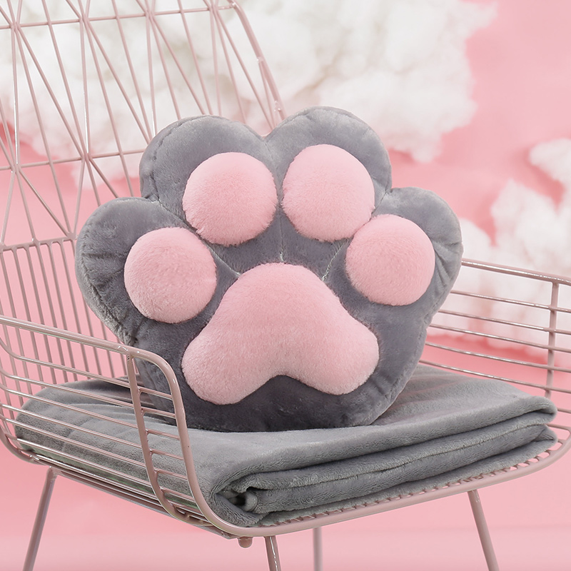 подушка кошачья лапка. подушка лапа кота. подушка кошачья лапка. подушка кошачья лапка. подушка на стул в виде лапки.