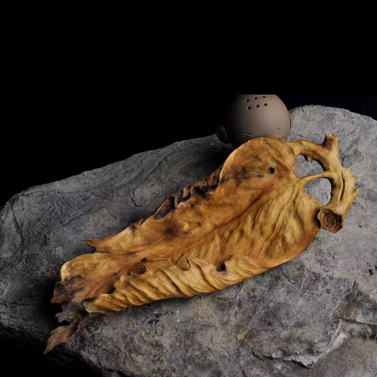 Taihang cliff cypress pen holder Tree roots Solid wood carving ornaments Root carving handle pieces Line incense socket Tea incense Tea incense burner