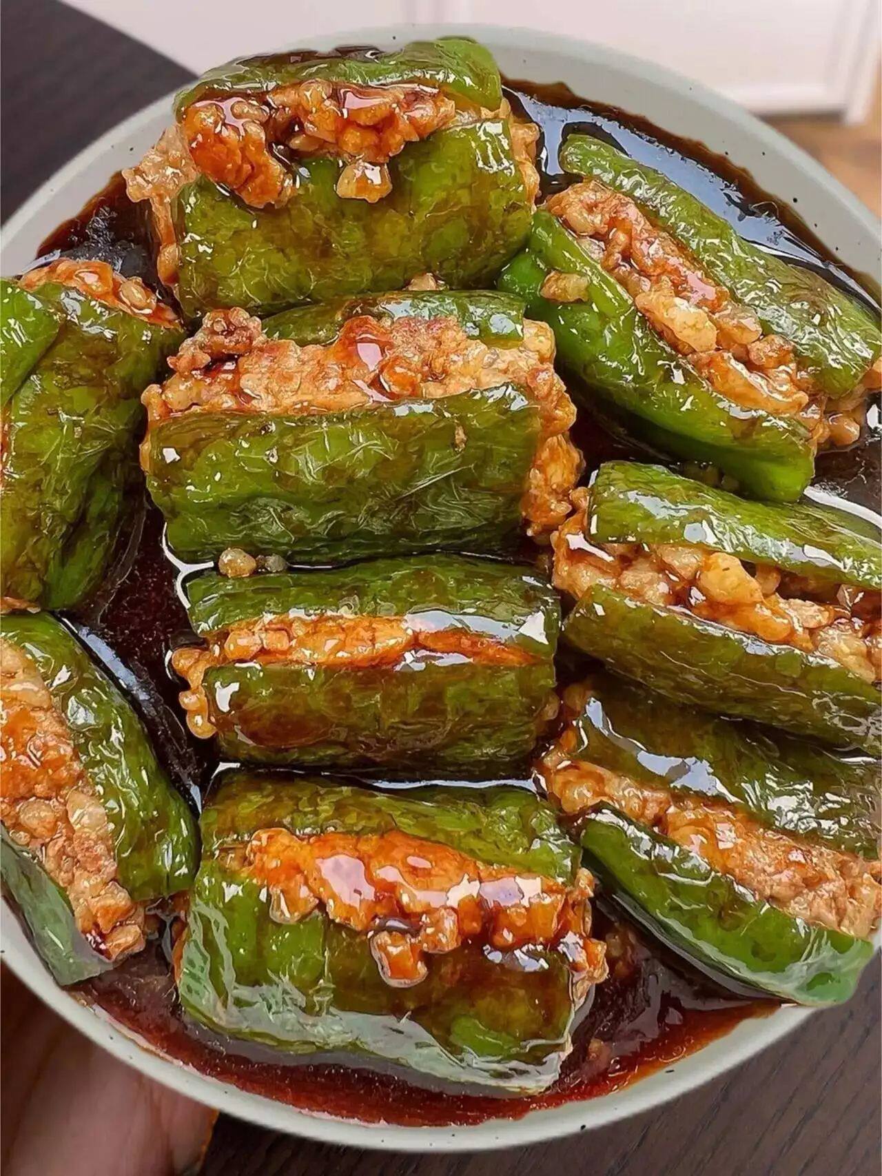 青椒酿肉:一口爆汁的“绿宝石”美味! - 美食分享 - 淘江湖