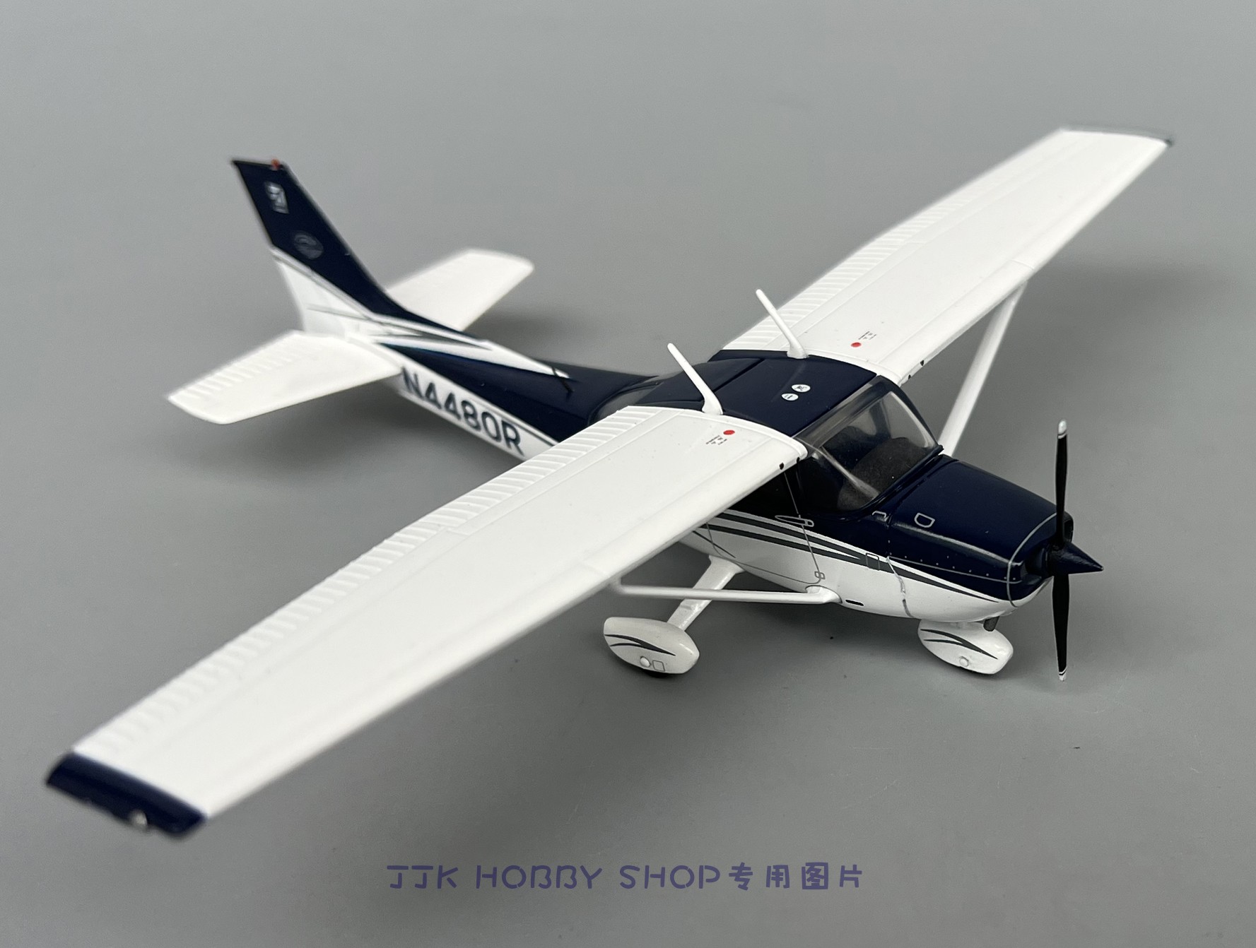 Amazon.com: NewRay 1:42 Cessna 172 Skyhawk with Wheel