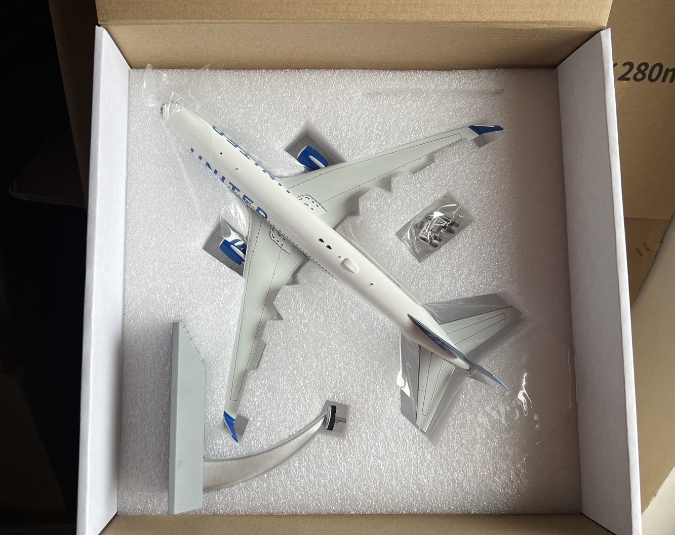 人気のクリスマスアイテムがいっぱい！ 1/200 Inflight United N671UA 767-300 Boeing Airlines 航空機・ヘリコプター