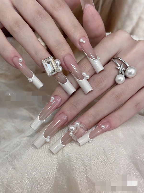 Purely Handmade Wearable French Pearl White Edge Manicure Patch Finished Product Removable Fake Nails Available for Brides and Pregnant Women