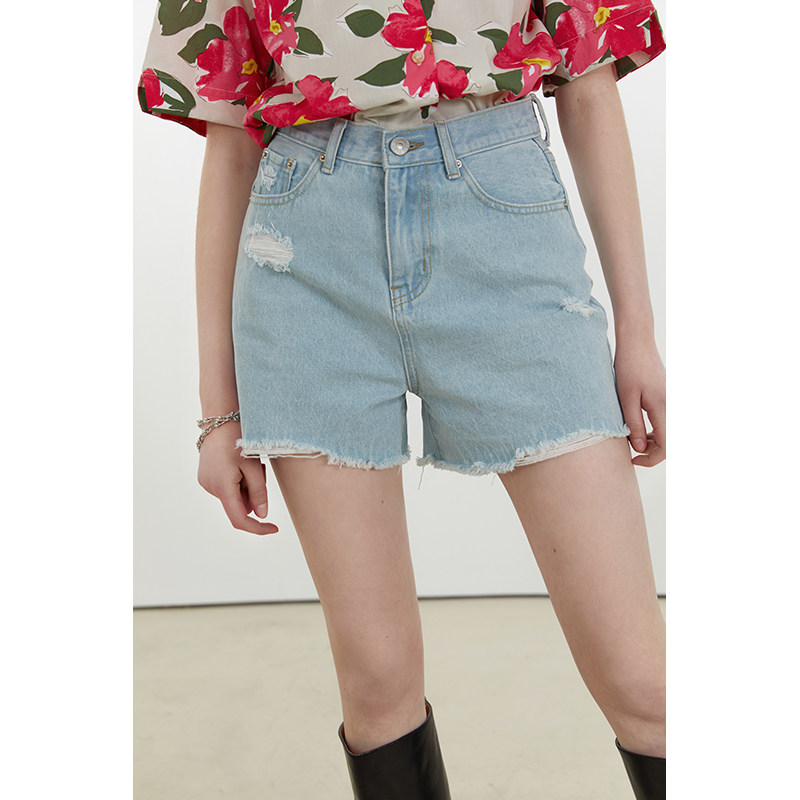 Fanluo 2022 summer new style ripped denim shorts women's A-line high-waisted thin all-match age-reducing raw edge hot pants