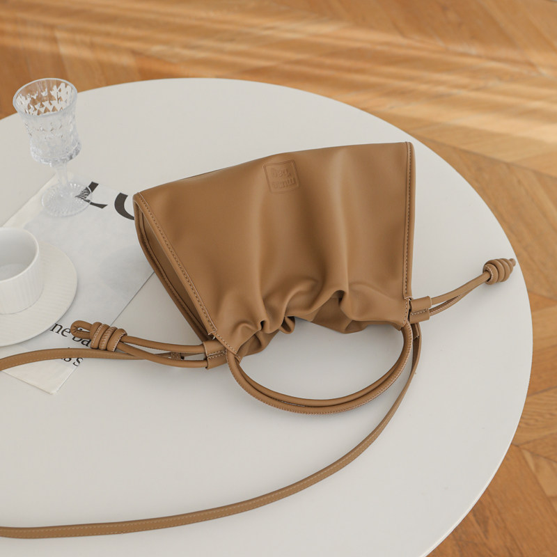 Women's Pleated Cloud Bag 2025, Large-Capacity Commuter Shoulder Crossbody Underarm Bag - Thumbnail 3