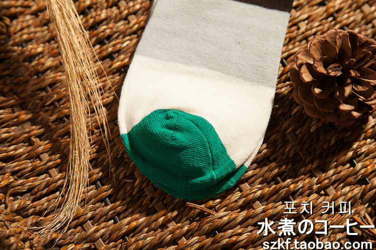 Vớ màu kẹo sọc nam ống cotton thấm mồ hôi vớ vớ mùa xuân và mùa thu vớ cotton kinh doanh thời trang nam vớ tất dài qua đầu gối cho nữ