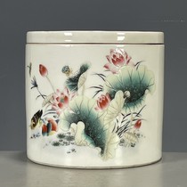 Antiques antiques porcelain supplies old goods collection exquisite products mandarin ducks playing with lotus crickets jars and lids from the Qing Dynasty and the Republic of China