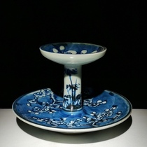 Antiques and miscellaneous collections old objects old porcelain blue and white ice plum candlesticks made in the Qianlong period of the Qing Dynasty all old and authentic