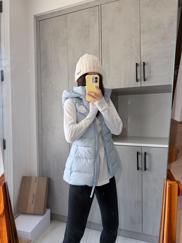 Clair Vest with Detachable Hood Clair Vest with Detachable Hood