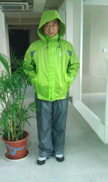 Japan Synchronized Fishing PU waterproof windproof outdoor submachine clothing Raincoat Suit Tender Green