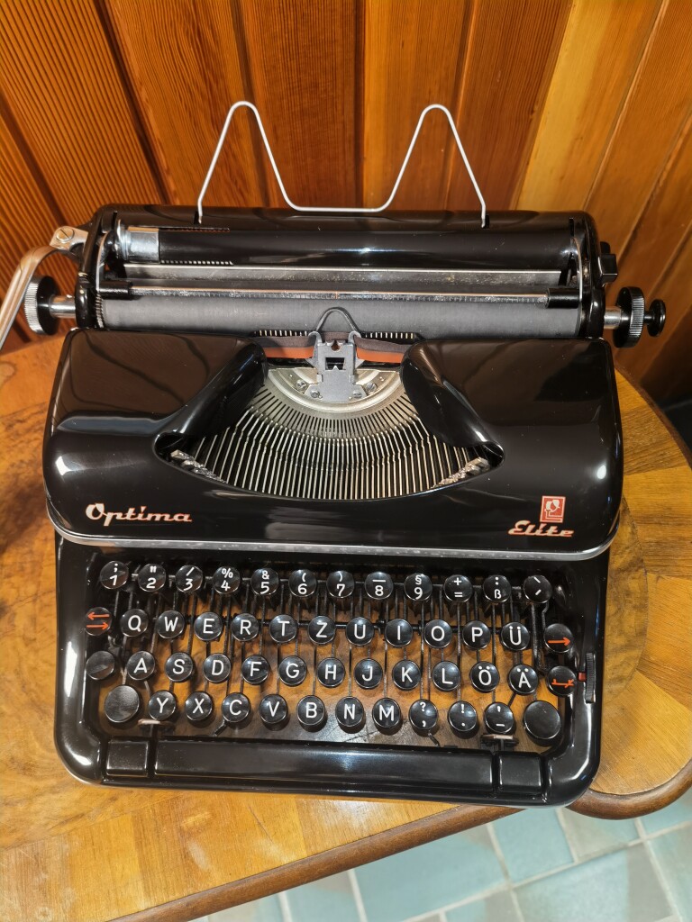 "F6cd970e42c740b2859f45e054840d71.jpg "
