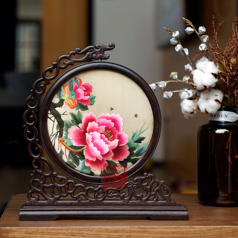 Cantonese embroidery Cantonese embroidery new products pure hand embroidery going abroad gift peony ornaments solid wood