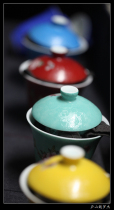 Jingdezhen full hand-rolled tao carved grilled flowers Hand-painted flower pastel five-color covered cup Fair tea cup travel set