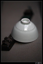 Sold out as a souvenir Xuande style circle foot green and white glaze dark engraved flowers tens of thousands of words under the Ruyi pattern lotus seed cup porcelain tea set