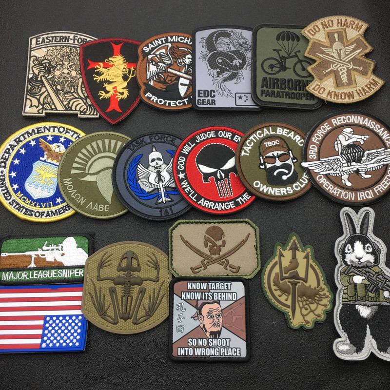 Дизайн шевронов. Нашивка со своим логотипом. Вышивка шевронов и нашивок. Логотипы производства нашивки. Нашивка логотипа на одежду.