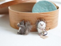 Japanese writer handmade felt cute brooch squirrel hedgehog