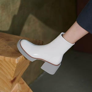 Martens, демисезонные универсальные короткие сапоги в английском стиле на каблуке, ботинки, в британском стиле, из натуральной кожи, широкий устойчивый каблук, коллекция 2024 года