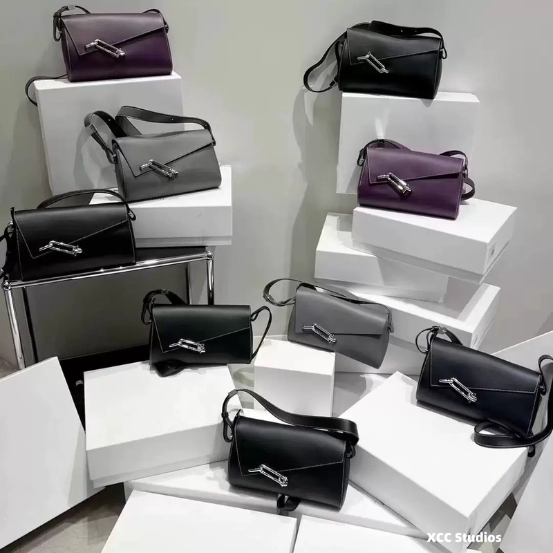 90% off Pieces】Single Shoulder Crossbody Underarm Bag for Women, 2025 Summer New Style, Light Luxury, Niche, High-End Feel, Women's Commuter Bag