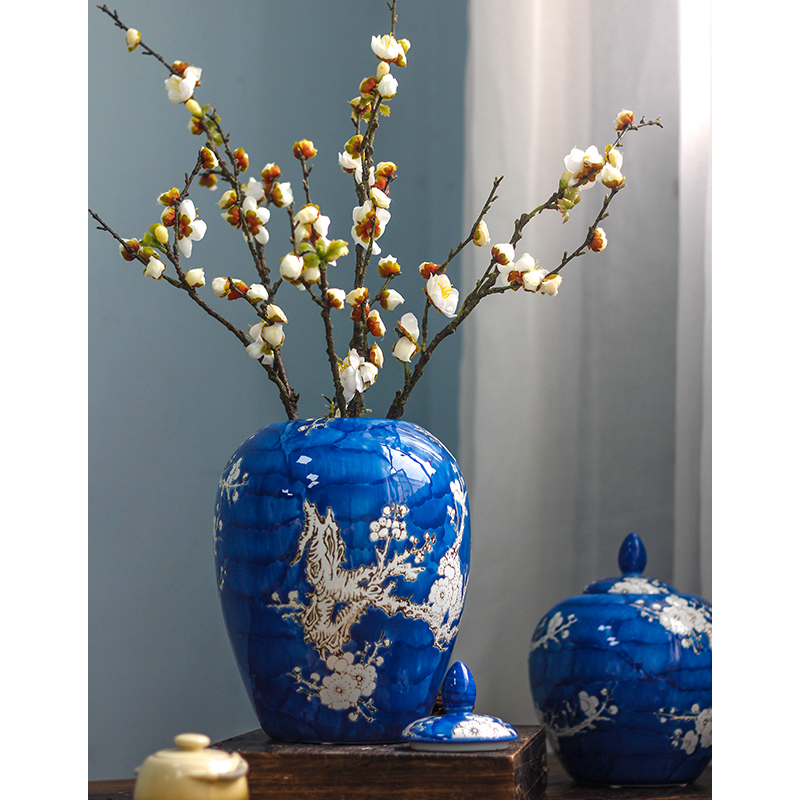 Chinese blue and white porcelain hand-painted storage jar with lid decoration decoration ceramic large storage jar living room porch decoration