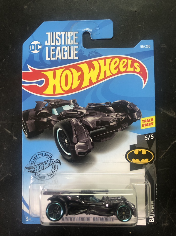 Hot Wheels Hot Little Sports Car Alloy Car Model Children's Car Toy Justice League Batman Batmobile Hot Wheels Hot Little Sports Car Alloy Car Model Children's Car Toy Justice League Batman Batmobile