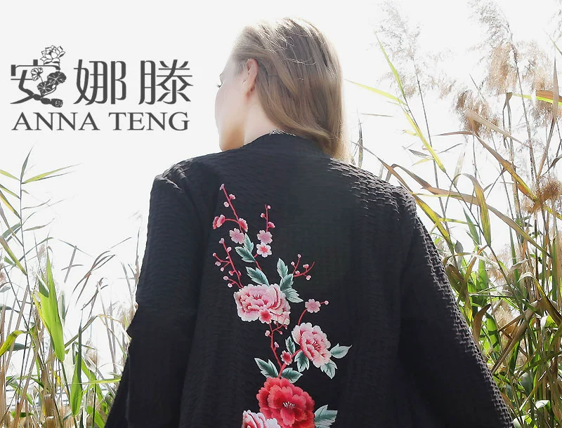 Anna Teng 2020 đầu thu mới retro phụ nữ gió quốc gia công nghiệp nặng thêu hoa kích thước lớn áo choàng mỏng áo choàng gió - Trench Coat