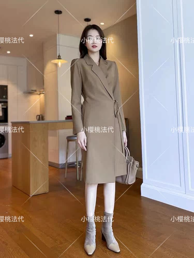 Cherry Fabé MaxMara 21 autumn and winter style wool handmade beaded body with a slim wind-up dress