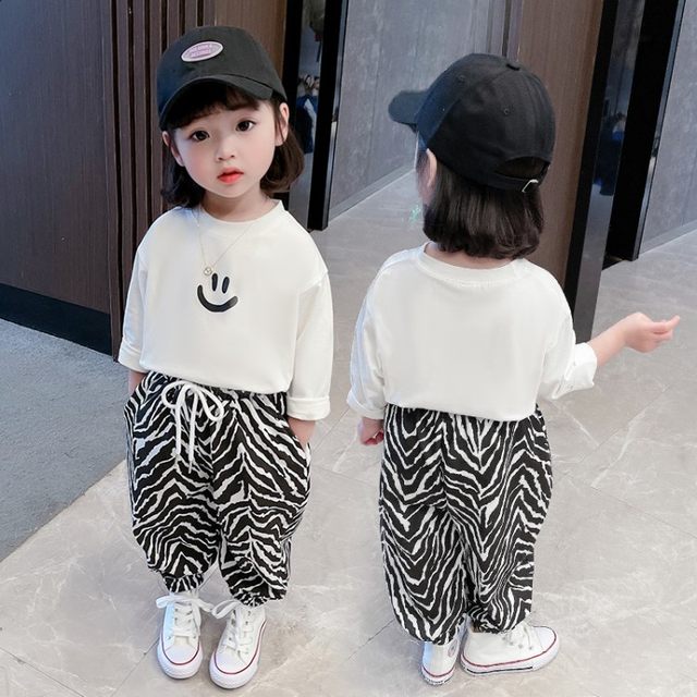 Girls spring suits 2021 new children's Korean spring clothes 1-3 years old baby girl sweater two-piece set 4