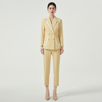 Fashion suit suit suit suit female collision senior design sounding host photogenic posing yellow work clothes