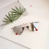 Пляжные красные солнцезащитные очки в форме сердца
