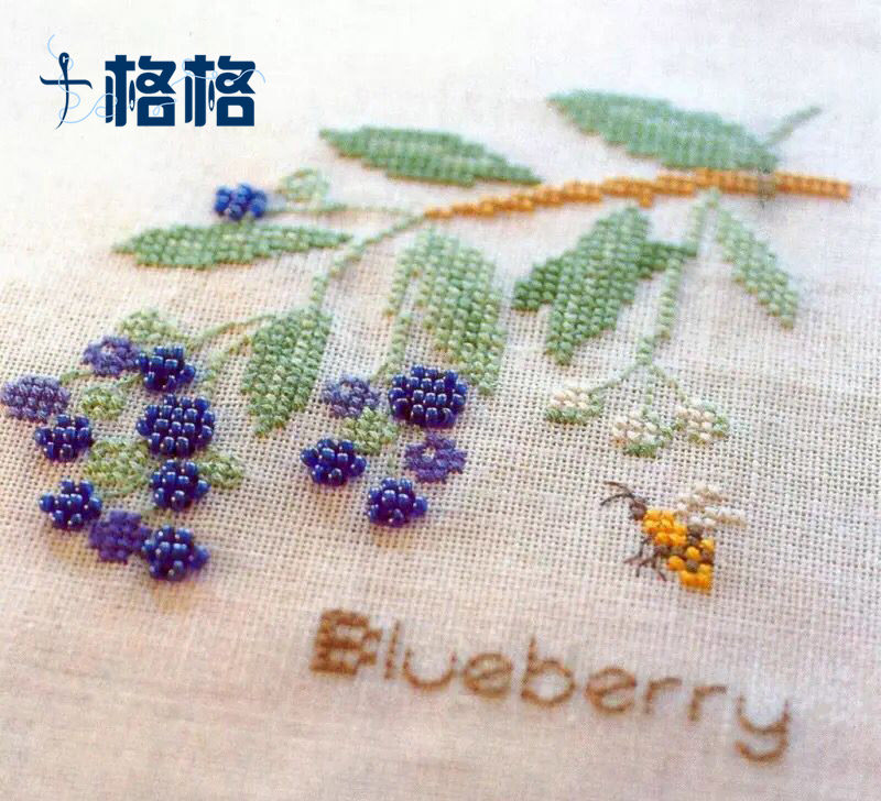 Handmade DMC cross embroidered magazine Qingmu and sub-strawberry IoT series blueberry mood linen embroidered pearl