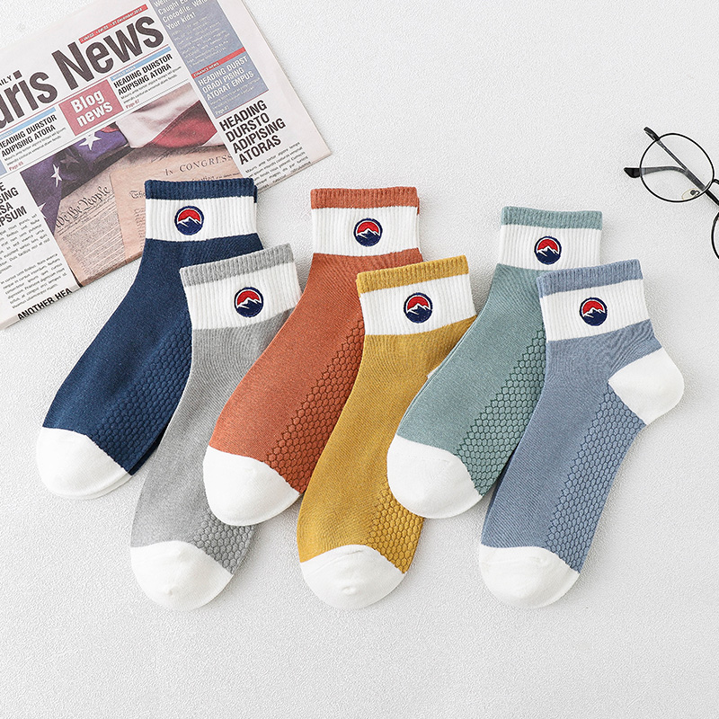 6 pairs of fashion color matching men's socks spring and autumn pure cotton short tube socks sweat-absorbing non-slip massage bottom men's socks autumn and winter