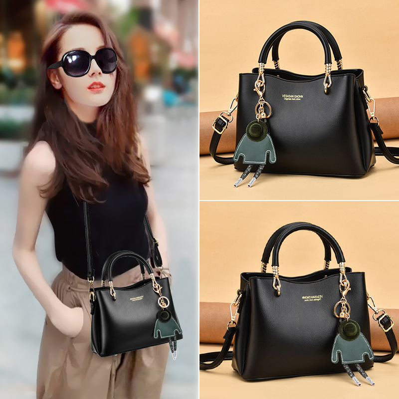 Hong Kong bag women's 2022 new trendy spring fashion ladies handbag large-capacity one-shoulder messenger bag pet bag