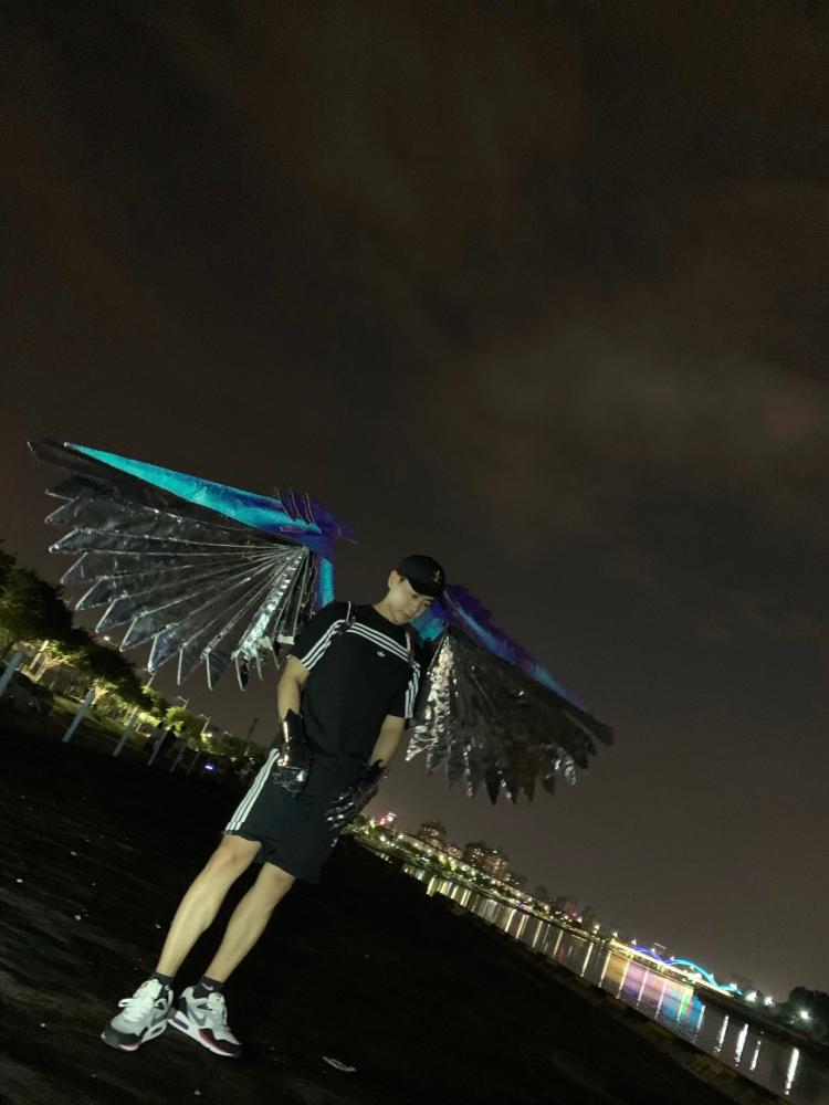 Latest Live-action Wearable Kinetic Wings Luminous Clothing Props LED Featured Light Show Event Play Out