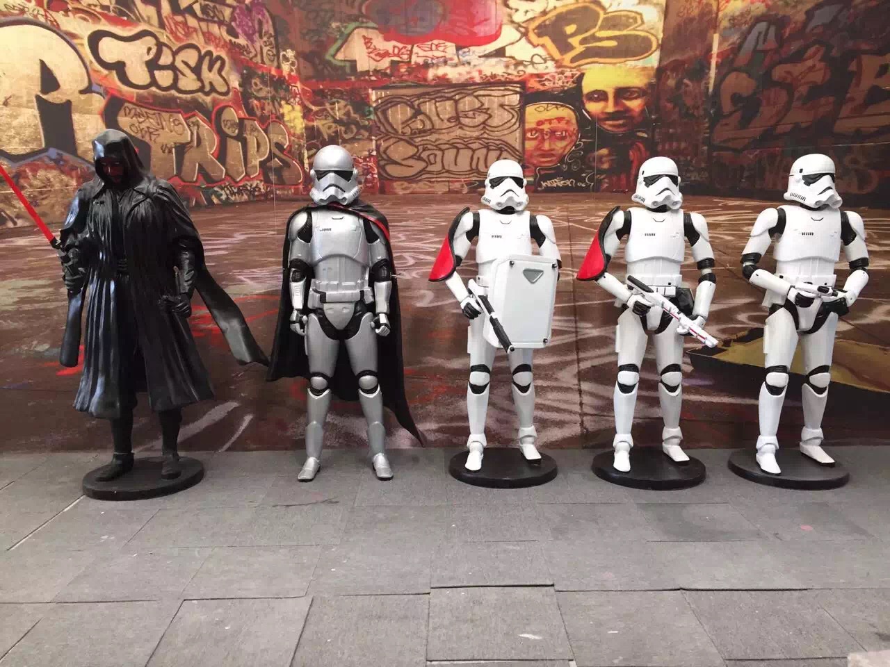 Large exhibition showcases the Star Wars White Soldiers Glass Fiber Model Movie Sculpture Pendulum for Outdoor Activities