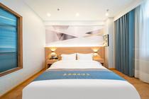 Le Comfort And Large Bed Room de lhôtel Surabaya Jiamshan Boutique