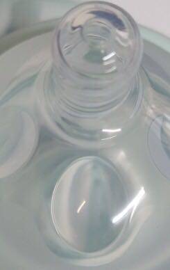 智能防胀气硅胶内胆奶瓶么样到底好不好可以通用吗，两款产品使用评测_搜券