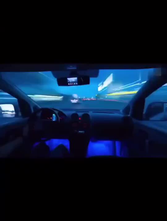 (Beautiful shoulder artifact) Via recommends away from thick shoulders do not slip shoulders slip shoulders model temperament