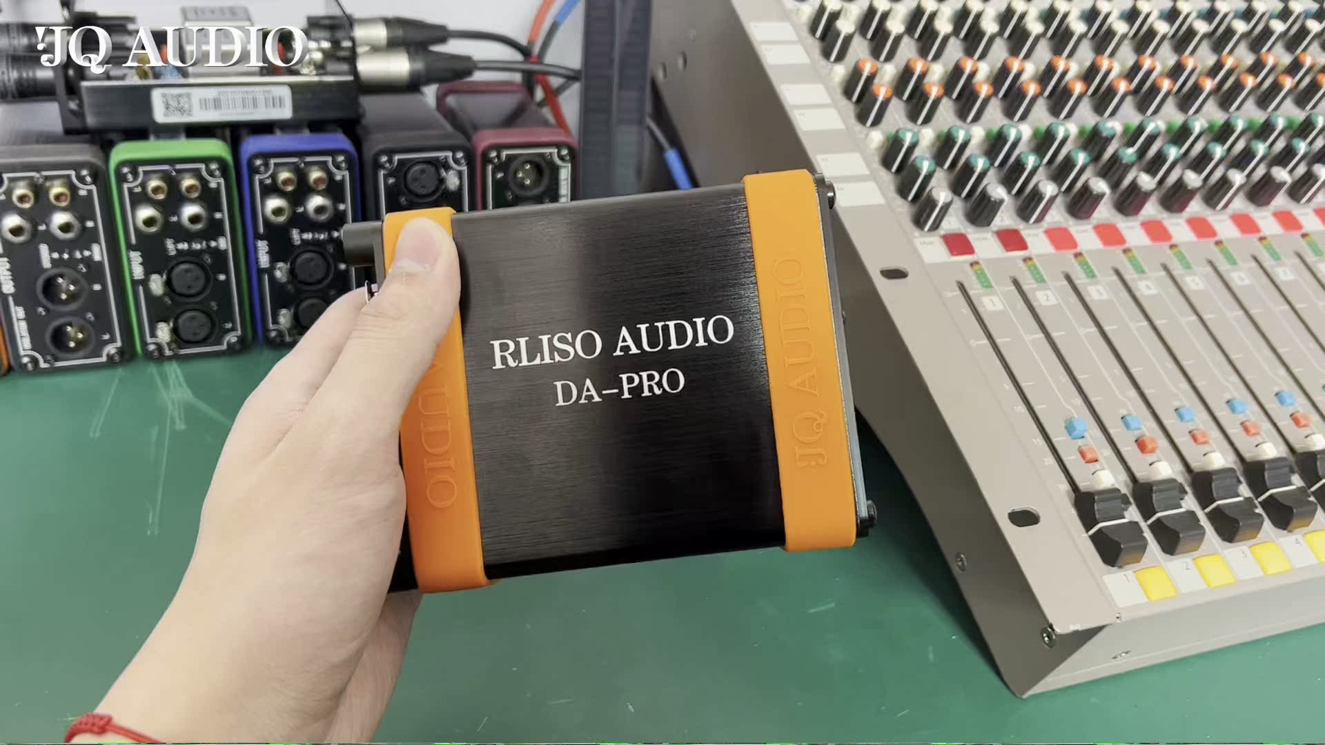 电流声吵到睡不着？这个小玩意儿让我的耳机“安静到诸譬如方才正在正月球上听雨”