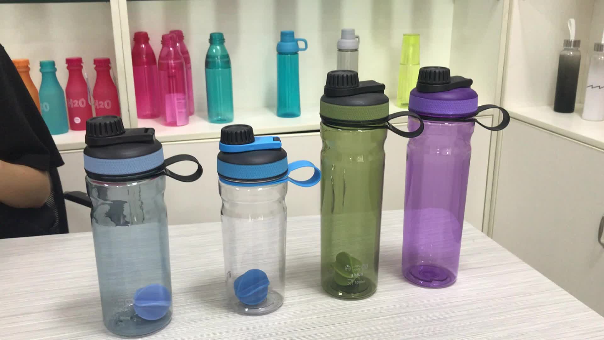 700ml 800ml 1000ml Plastic Tritan Sport Shaker Water Bottle With Ball