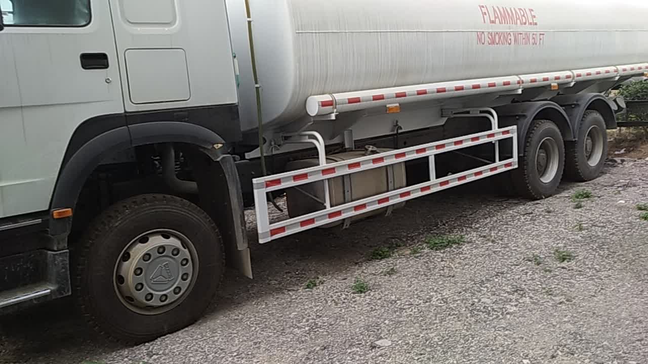 40000 Litre Howo 3000 Gallon Capacity Tanks Trucks Fuel Petroleum Oil