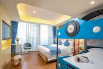 Guangzhou Jungle Elephant Mansion Wonderful Train Three-Bed Room