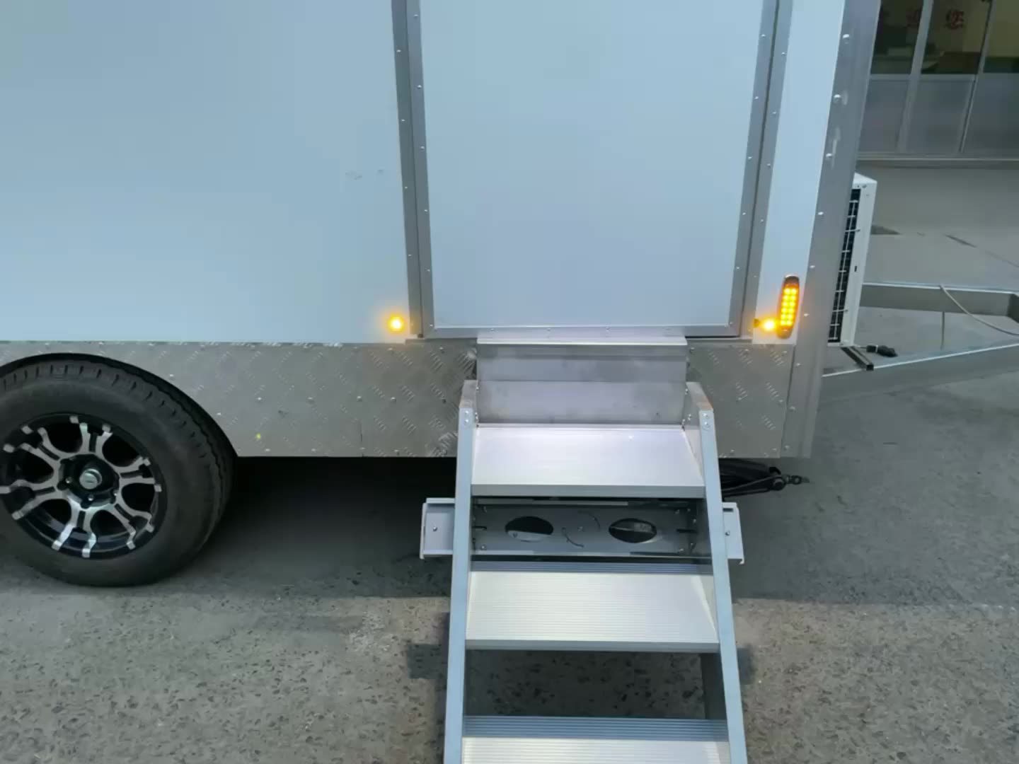 Luxury Trailer Toilet Custom Temporary Toilet Customized Portable