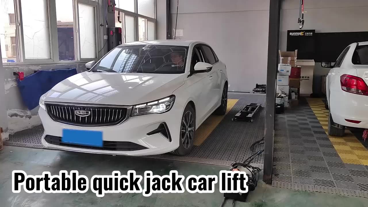 Sunmo Ce 2500kg Vehicle Electric Hydraulic Tilting Small Auto Lifts