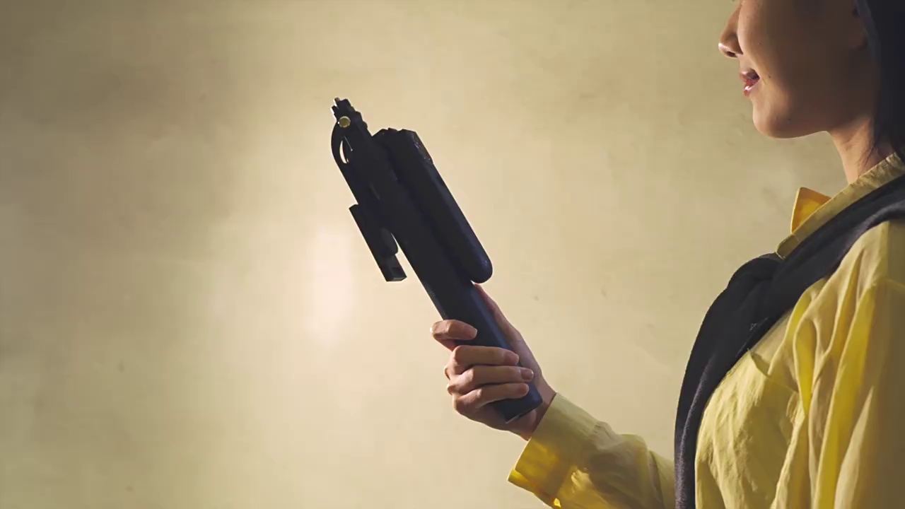 新品手持自拍杆+三脚架，旅游直播神器，户外拍摄不再难！