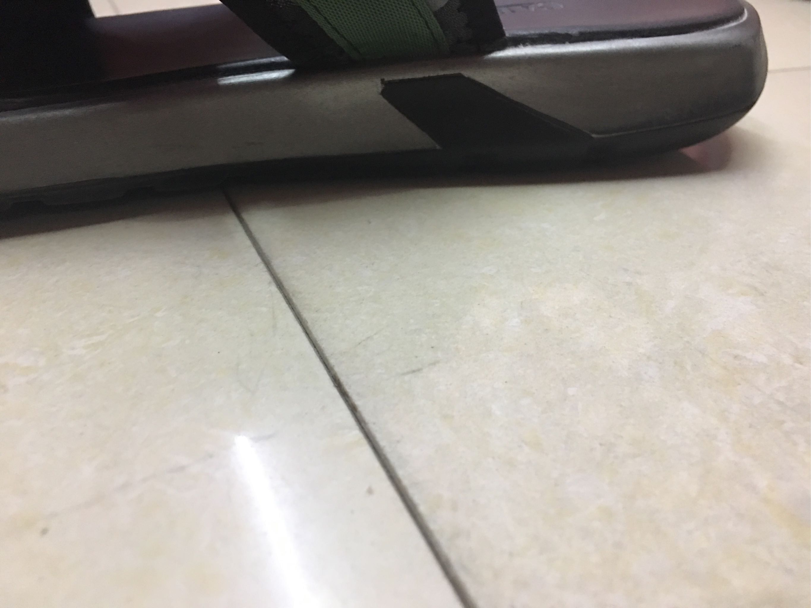 潮牌拖鞋男好不好用，价格是多少钱呢,第4张